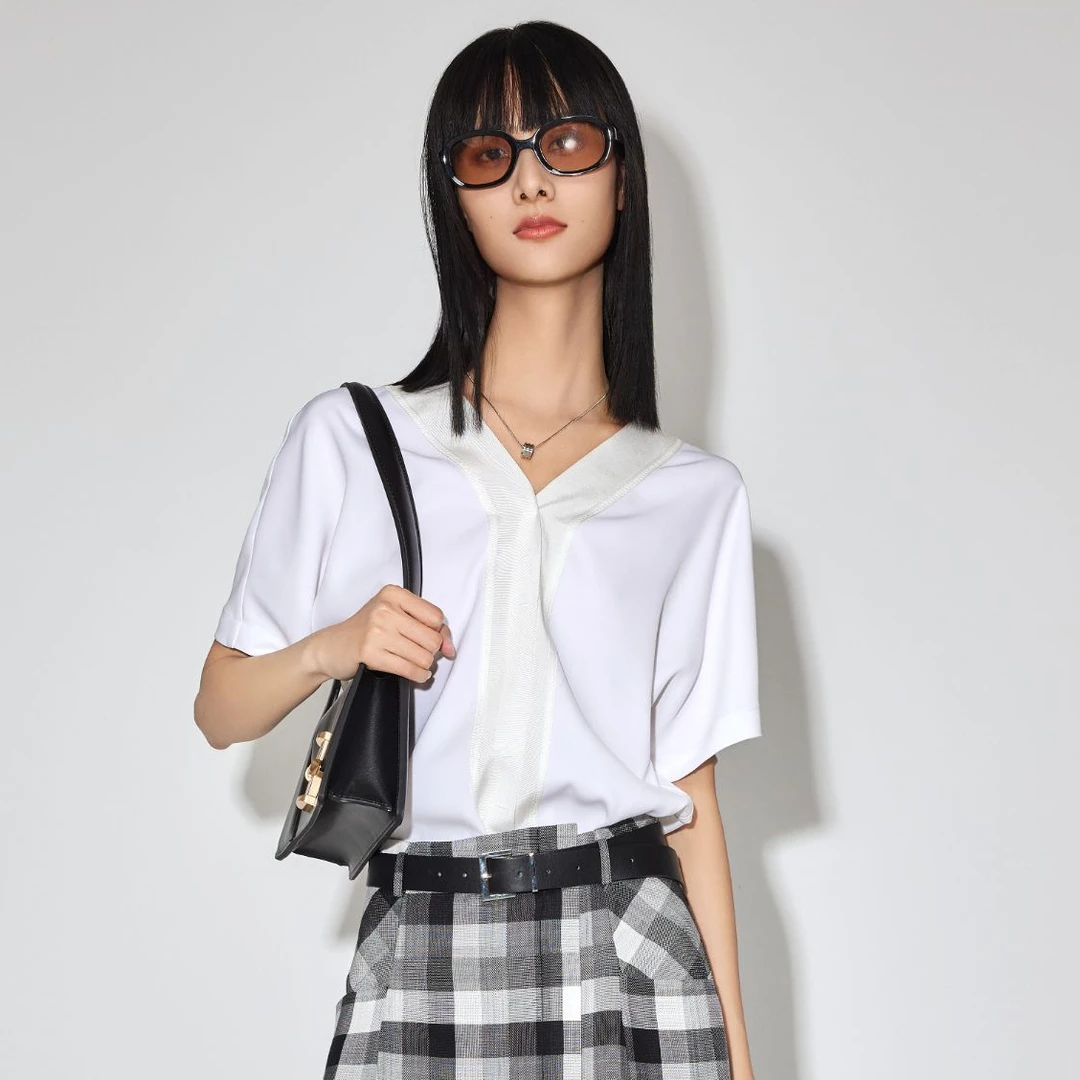 【籽言专属】白色短袖上衣女简约休闲T恤衫162M2305