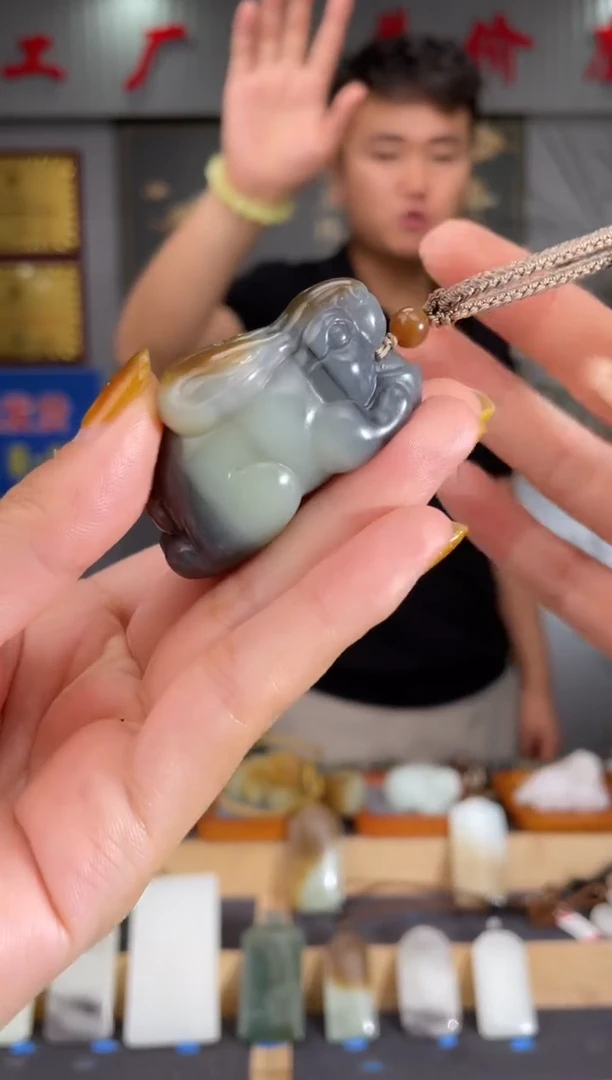 和田玉未镶嵌颈饰1