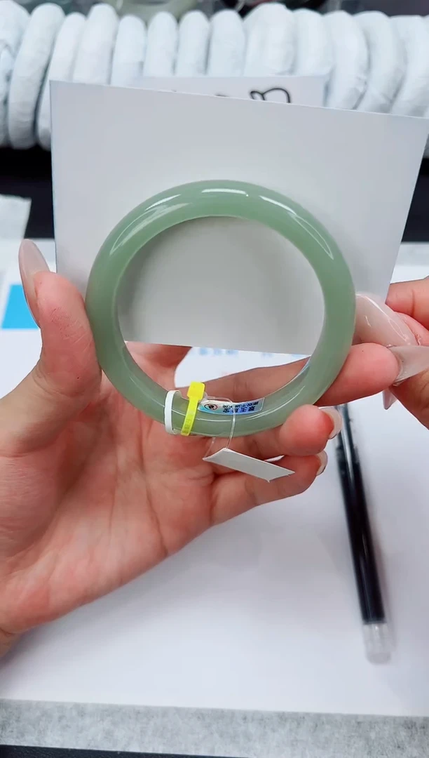 未镶嵌手镯石英质玉D92-58.6