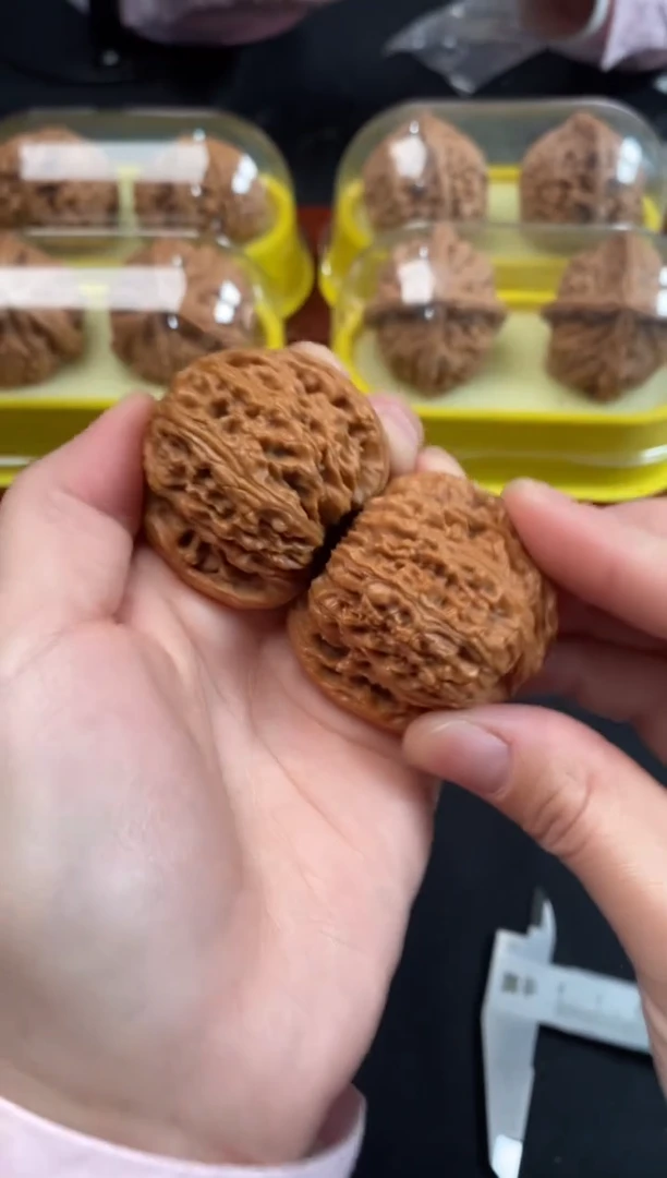把件文玩核桃南疆石40尺A147