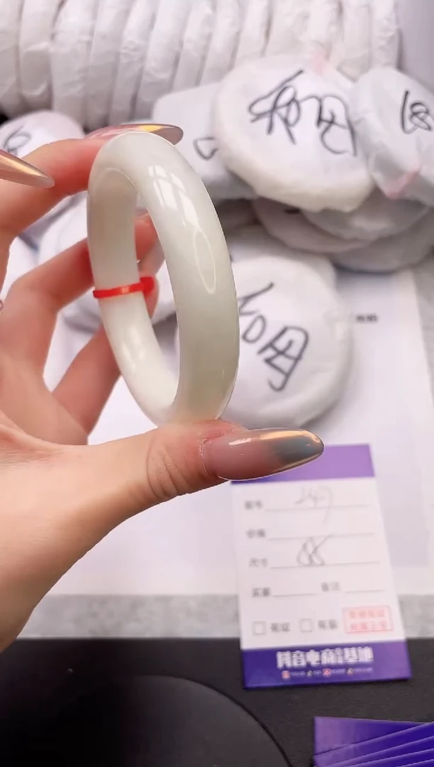 【闪购商品】和田玉手镯未镶嵌22L247-54