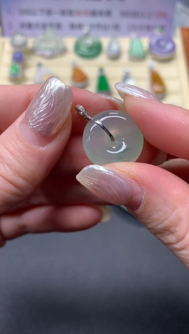 【闪购商品】翡翠吊坠(不含链)18K金镶嵌吊坠|1200+120