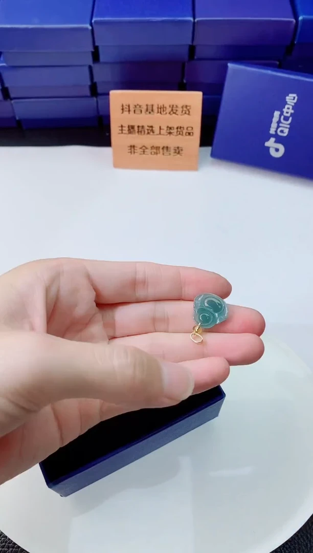 翡翠未镶嵌颈饰1111111111