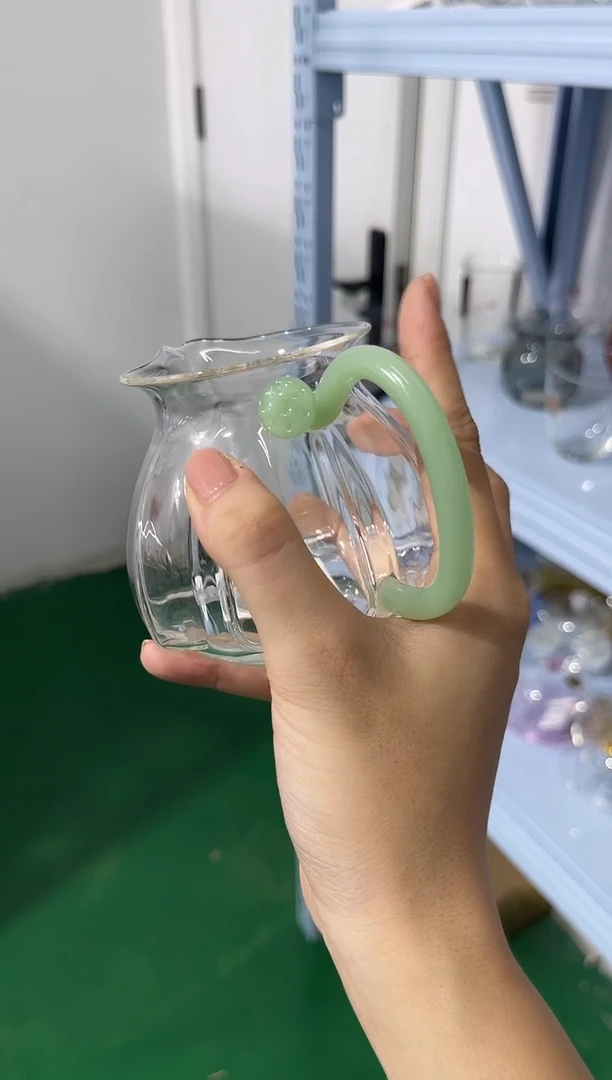 莲君茶海浅玉色。。。。。。