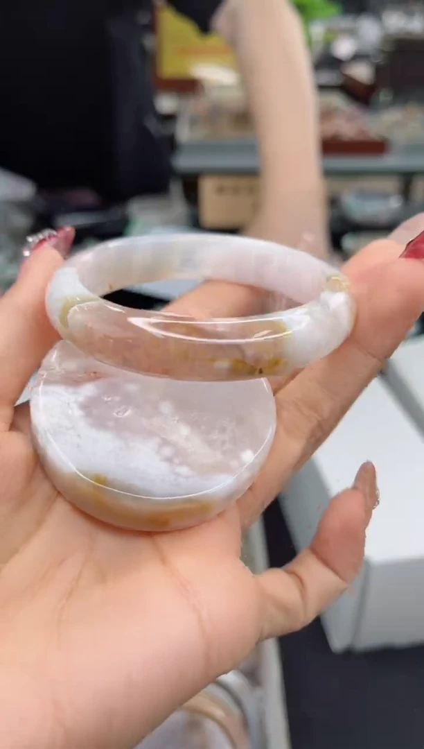 【闪购商品】石英质玉手镯未镶嵌56圈口（赠品镯心）1456200