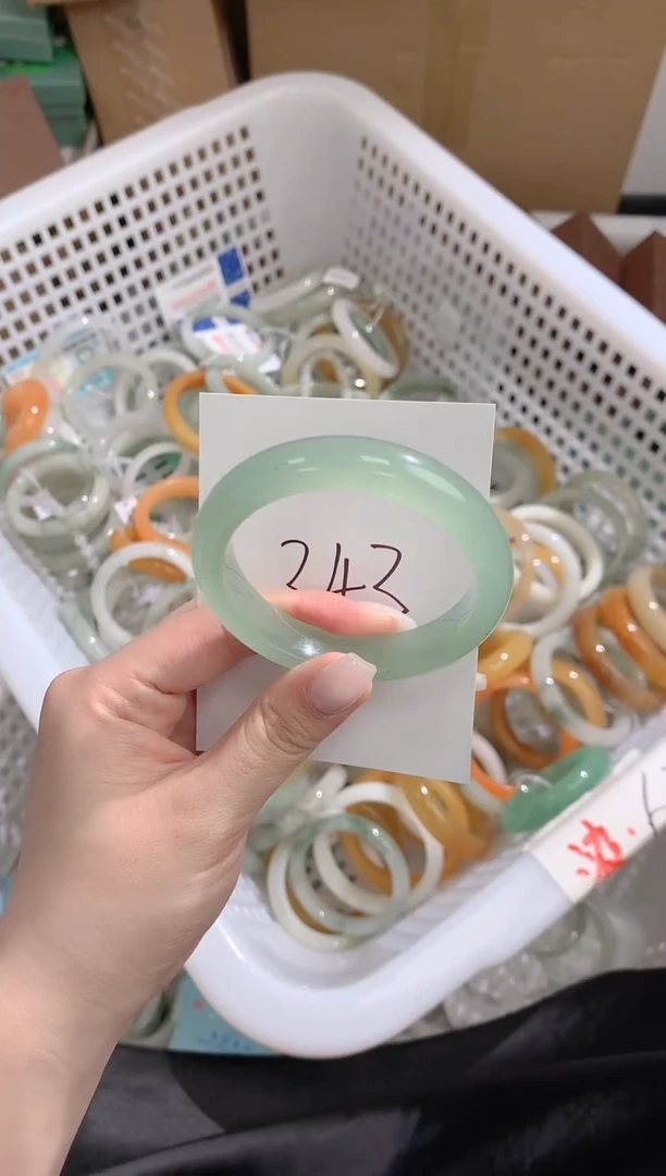 石英质玉手镯未镶嵌343-52