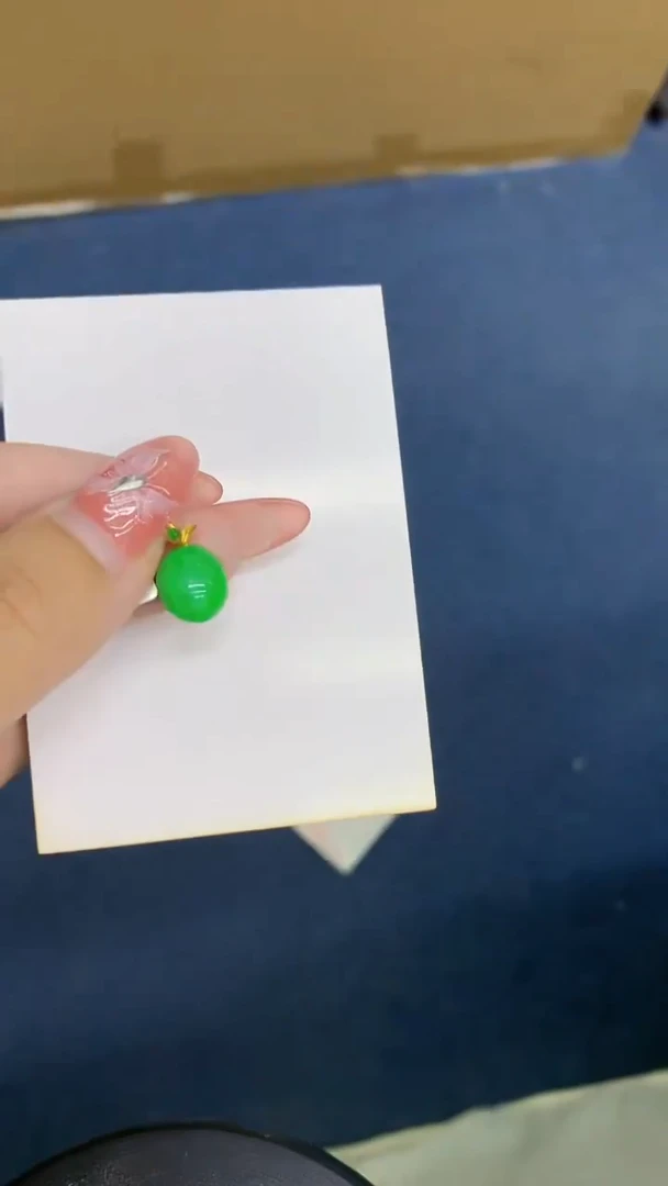 颈饰18K金镶嵌翡翠1