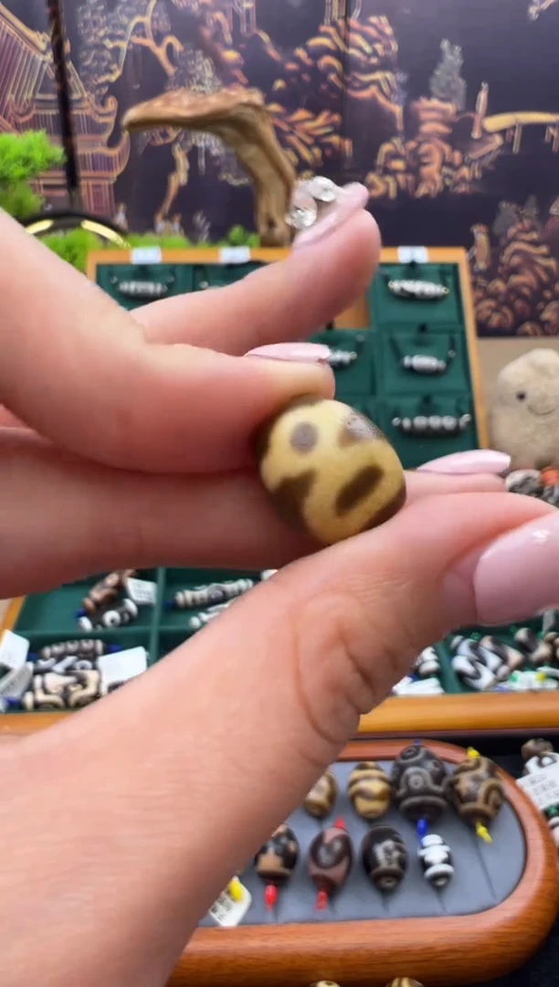 玛瑙/玉髓吊坠(不含链)未镶嵌76.（微瑕）