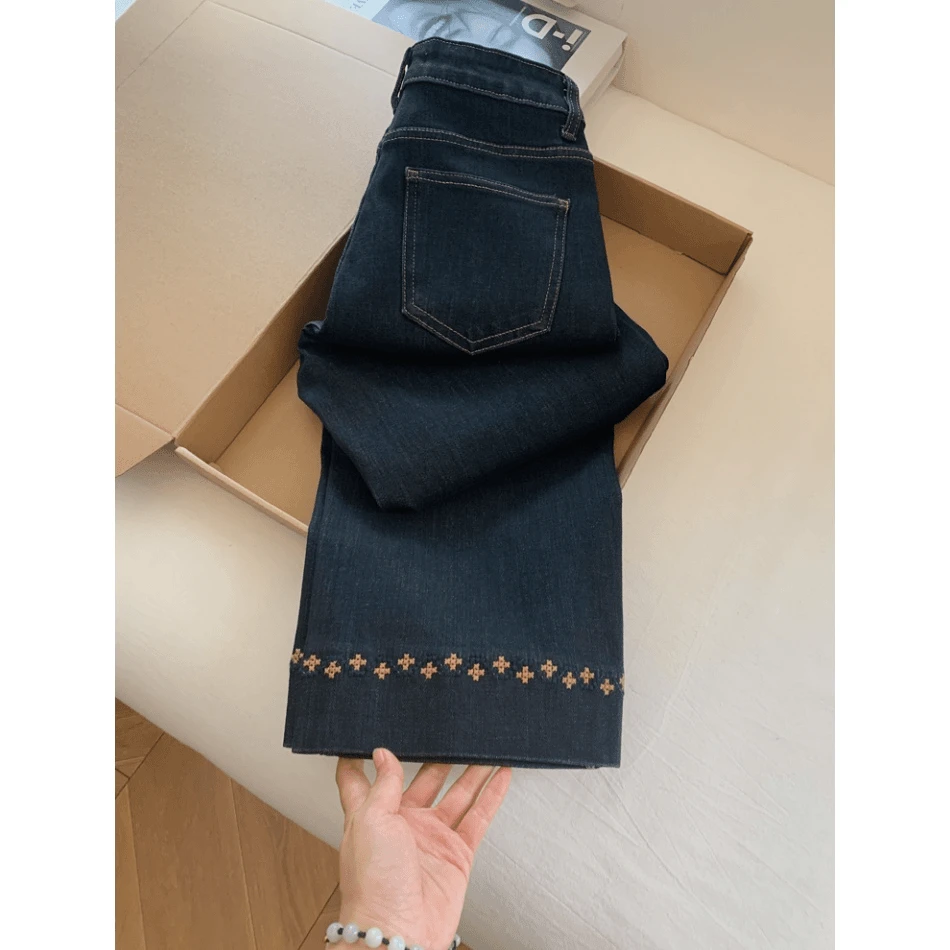 大码复古刺绣高腰显瘦直筒牛仔裤女秋季款梨形身材弹力百搭九分裤