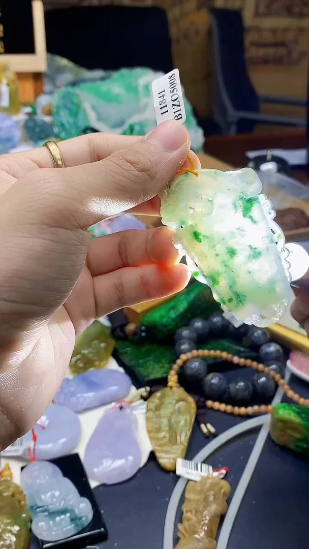颈饰未镶嵌翡翠天然A货翡翠