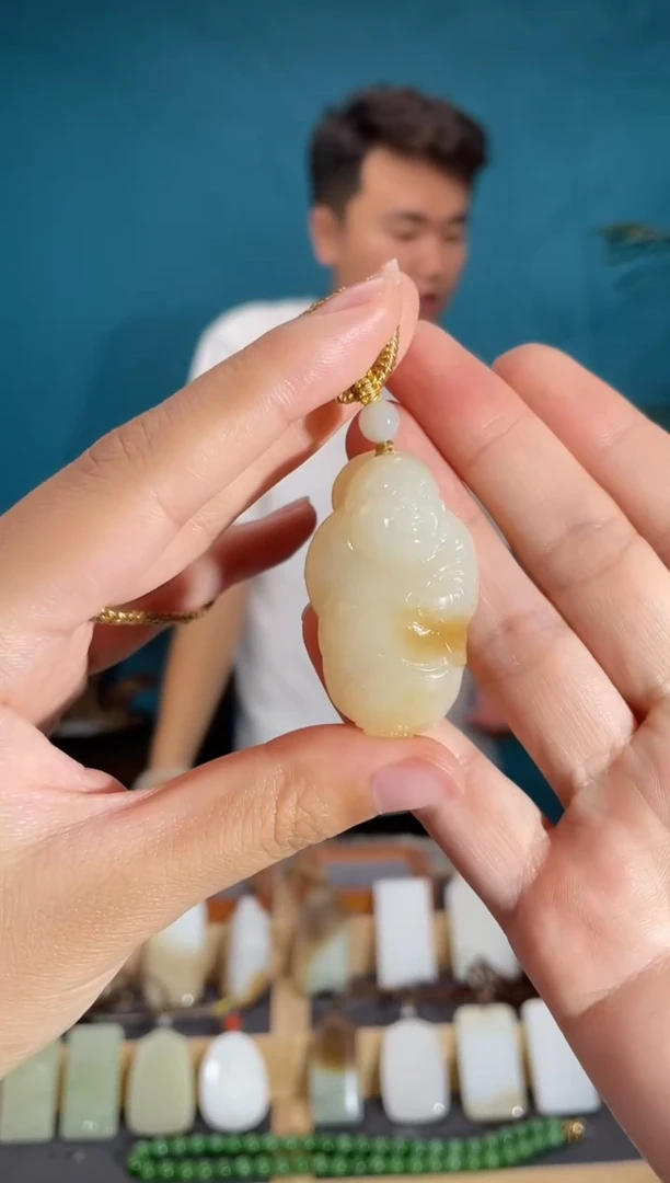颈饰未镶嵌和田玉1