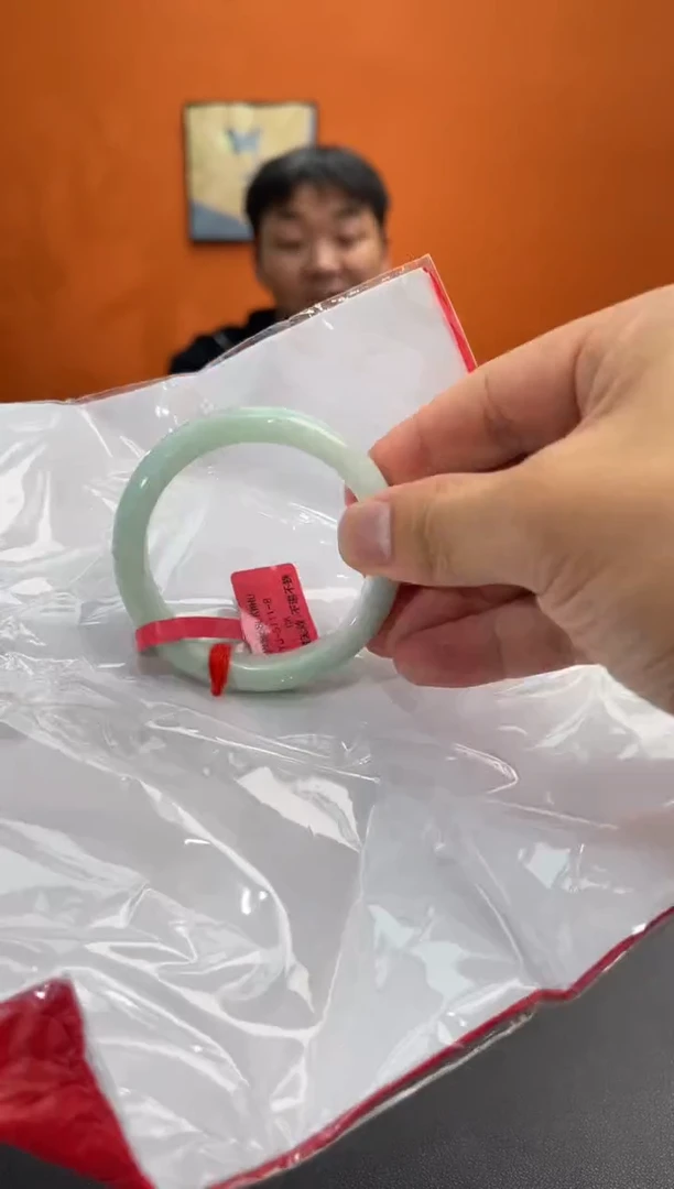 未镶嵌手镯翡翠翡翠手镯