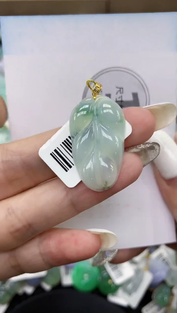 颈饰18K金镶嵌翡翠11111111111