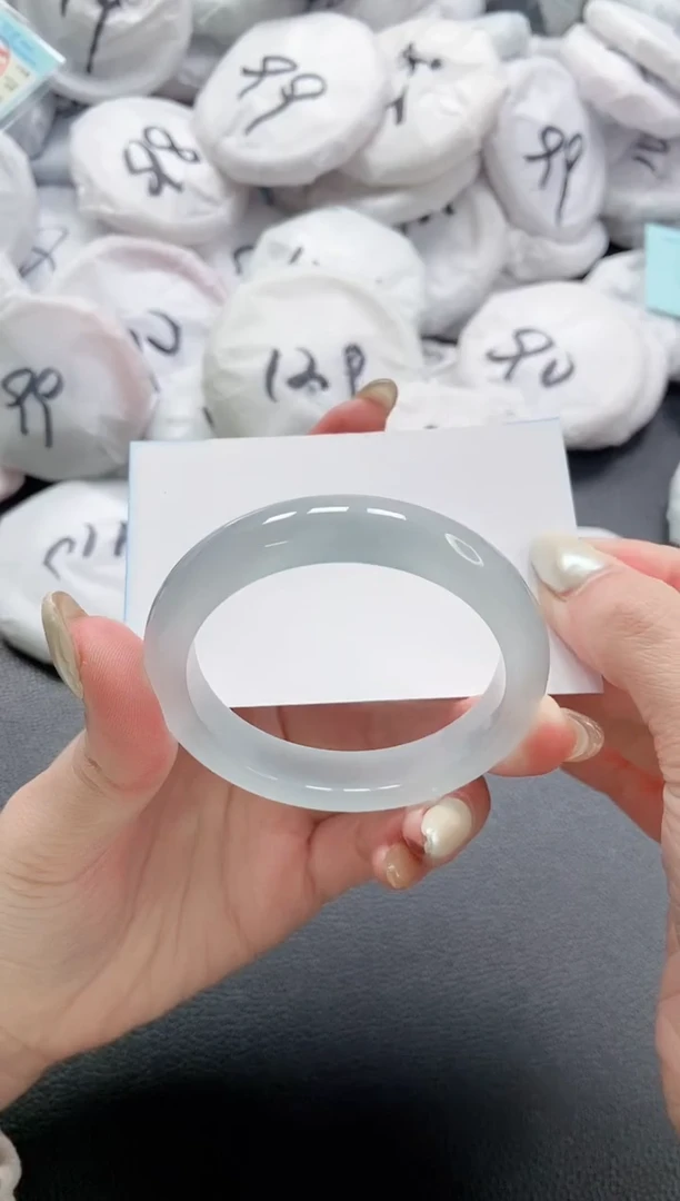 【闪购商品】石英质玉手镯未镶嵌 6L54-52