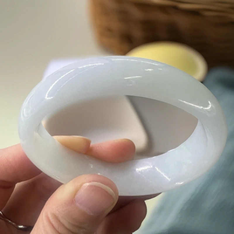 天然翡翠手镯a货女款白色冰透贵妃镯