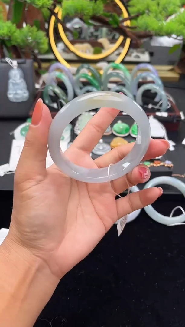 未镶嵌手镯翡翠手镯