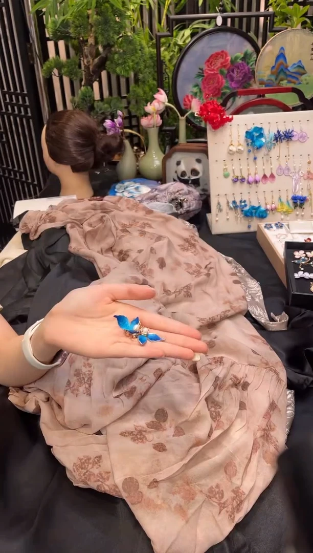 织绣我***猫非遗苏绣饰品