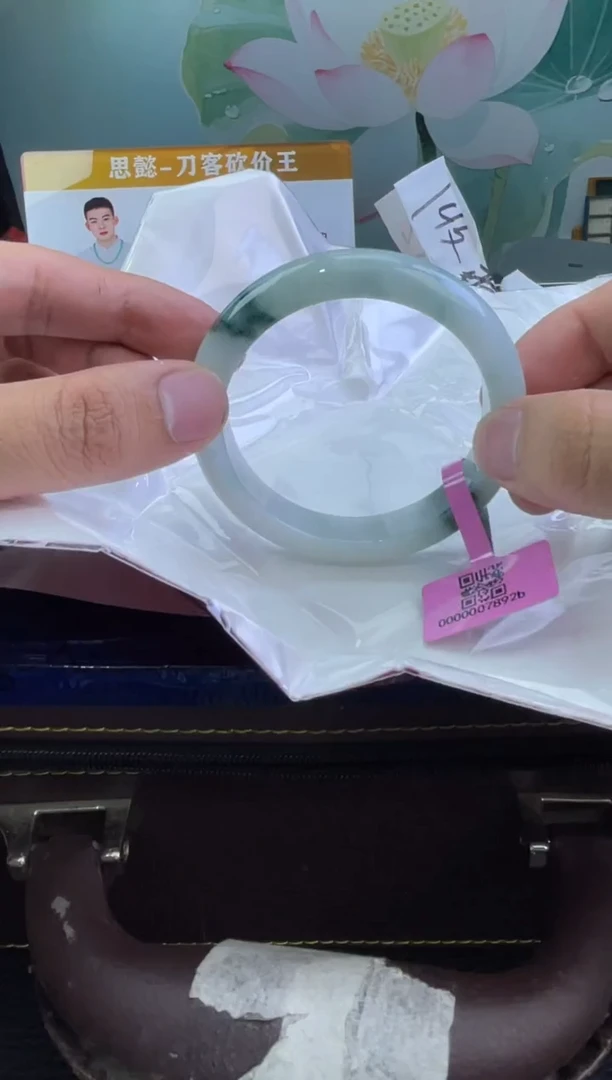 翡翠手镯未镶嵌7翡翠手镯