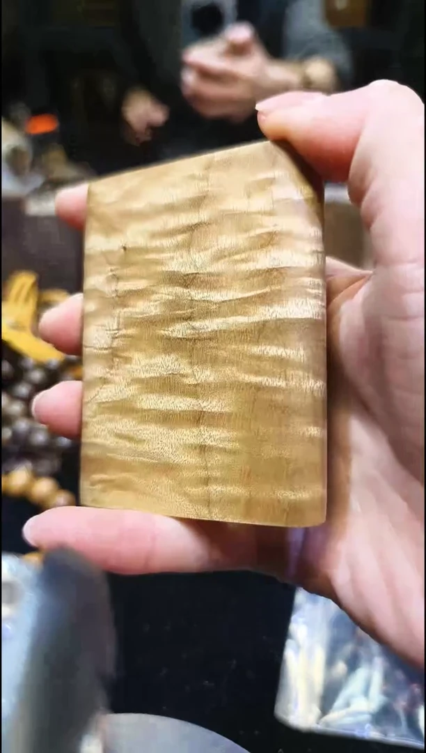 金丝楠无事牌手把件