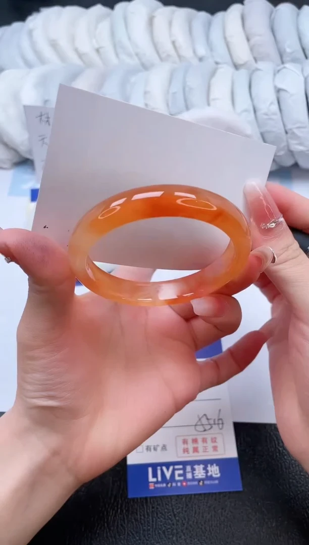 【闪购商品】石英质玉手镯未镶嵌T64-55.6