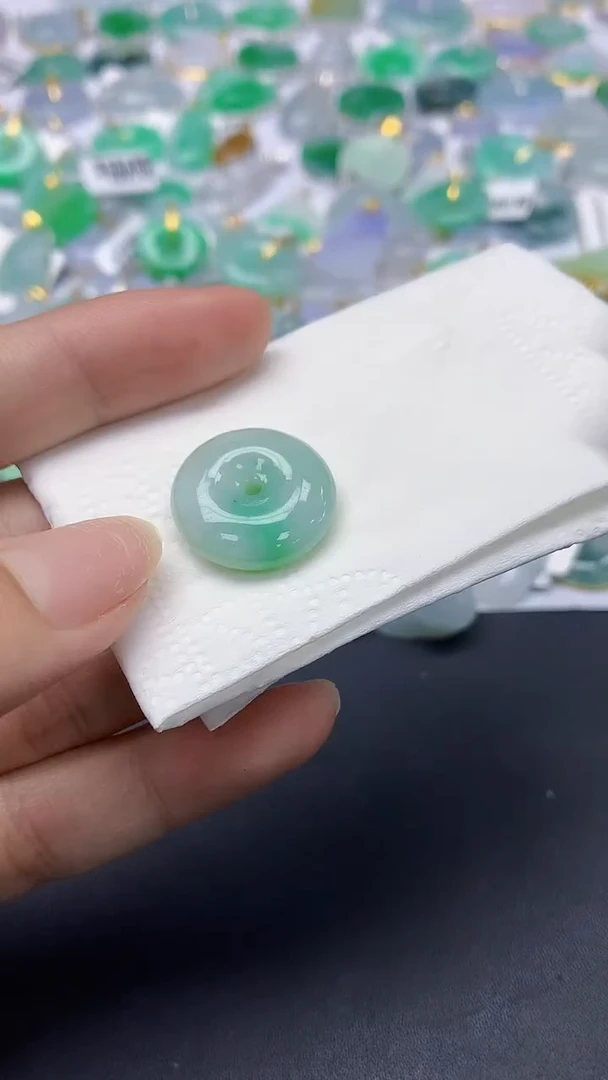 翡翠未镶嵌颈饰天然缅甸a货翡翠