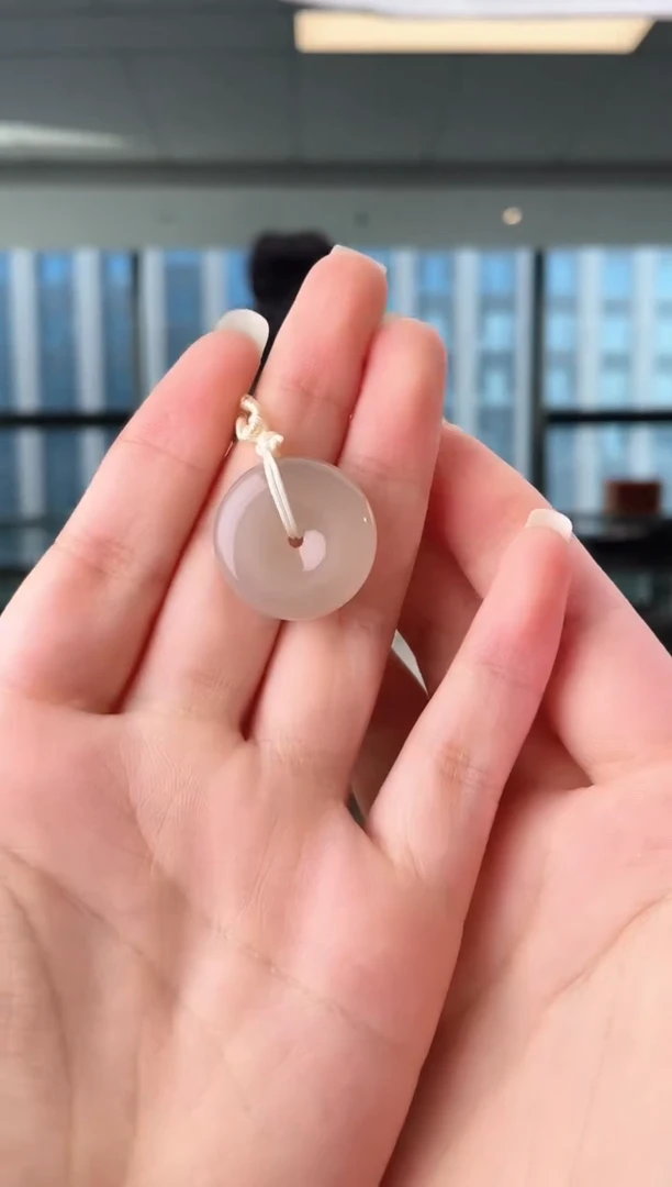 颈饰未镶嵌和田玉扣 多样性发其一