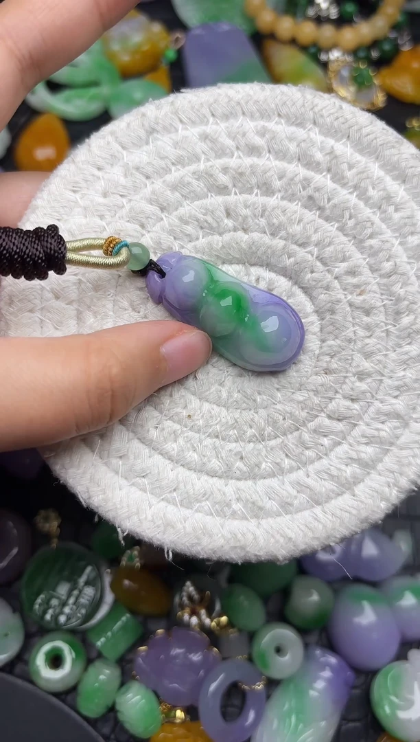 颈饰未镶嵌翡翠缅甸翡翠吊坠