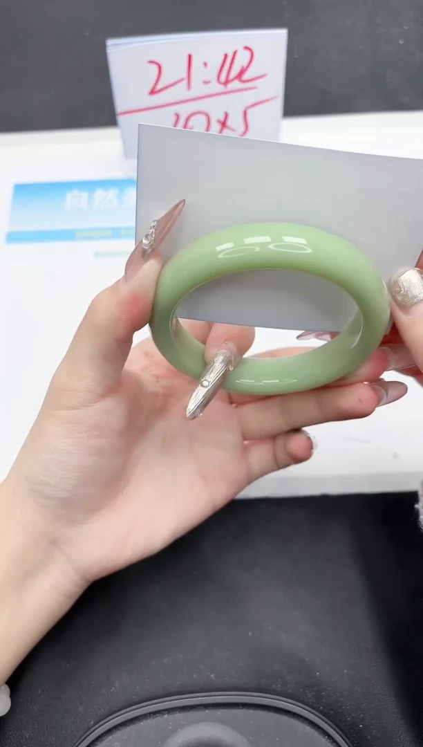 【闪购商品】石英质玉手镯未镶嵌120-59.4