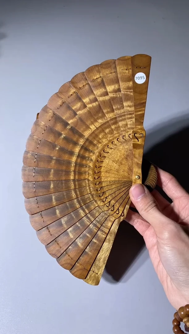 【闪购商品】金丝楠木雕709号15cm金丝楠木小叶桢楠扇子