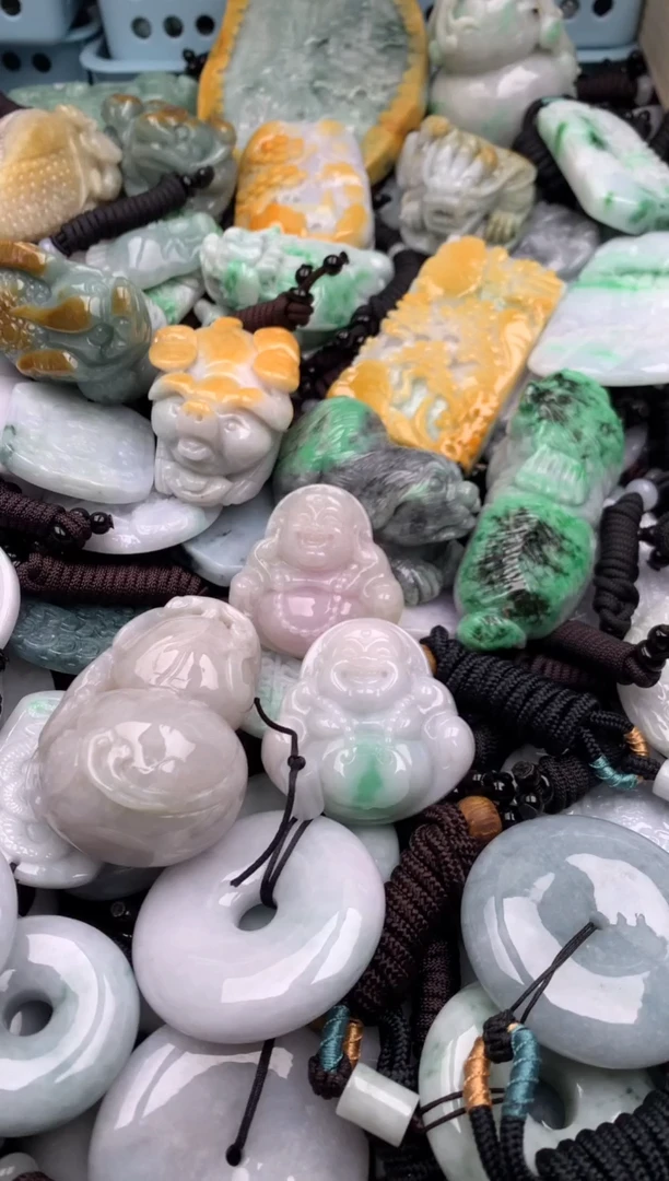 翡翠未镶嵌吊坠(不含链)1