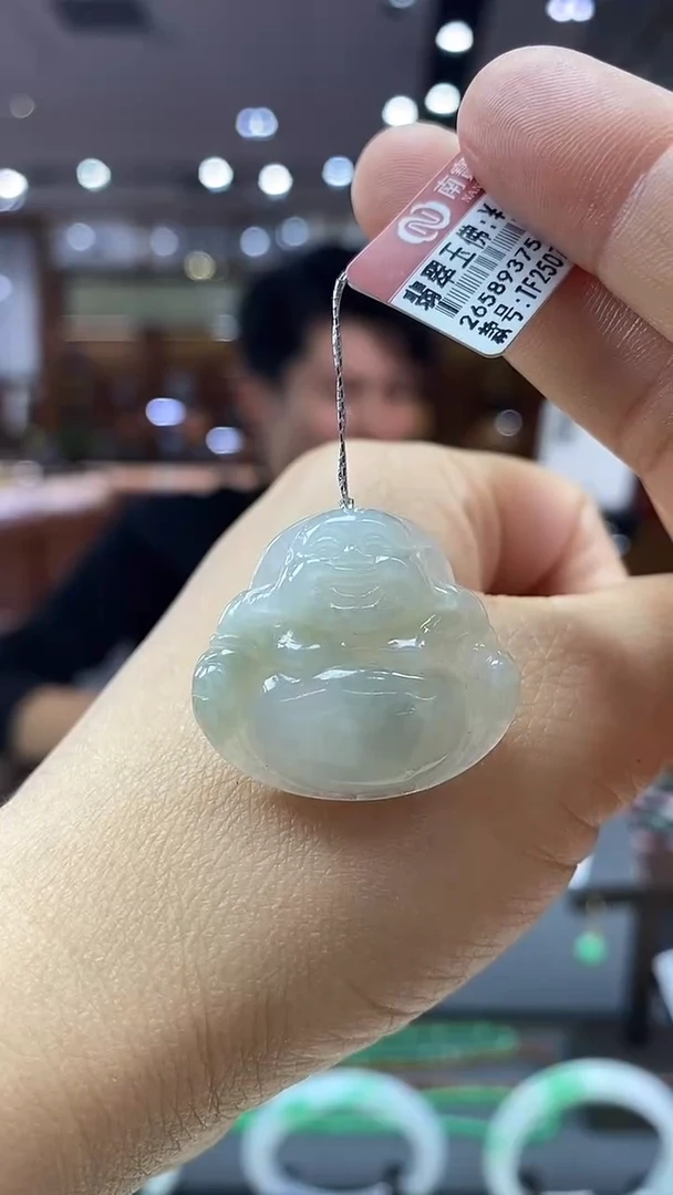 颈饰未镶嵌翡翠佛公