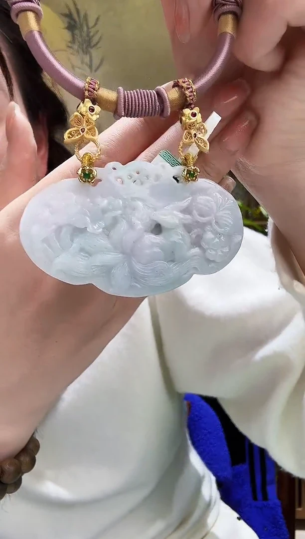 颈饰未镶嵌翡翠吊坠