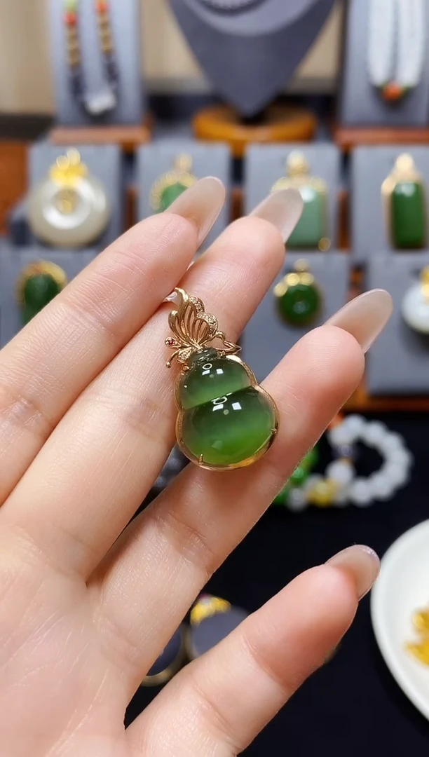 【闪购商品】和田玉碧玉冰猫葫芦吊坠18K金镶嵌*玫瑰金色