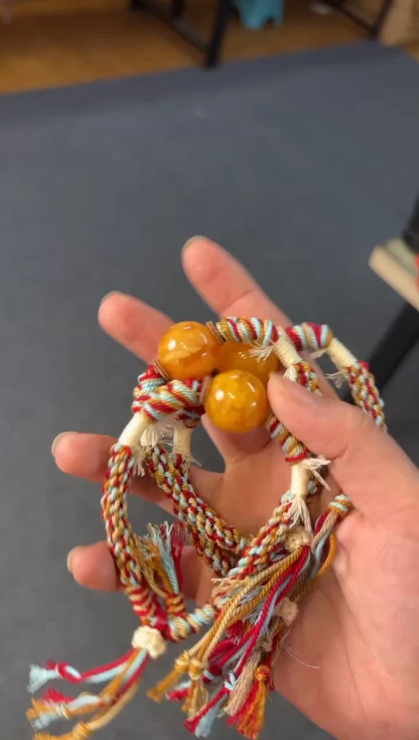 手链蜜蜡未镶嵌     19蜜蜡咸蛋黄手编绳多样性发其一
