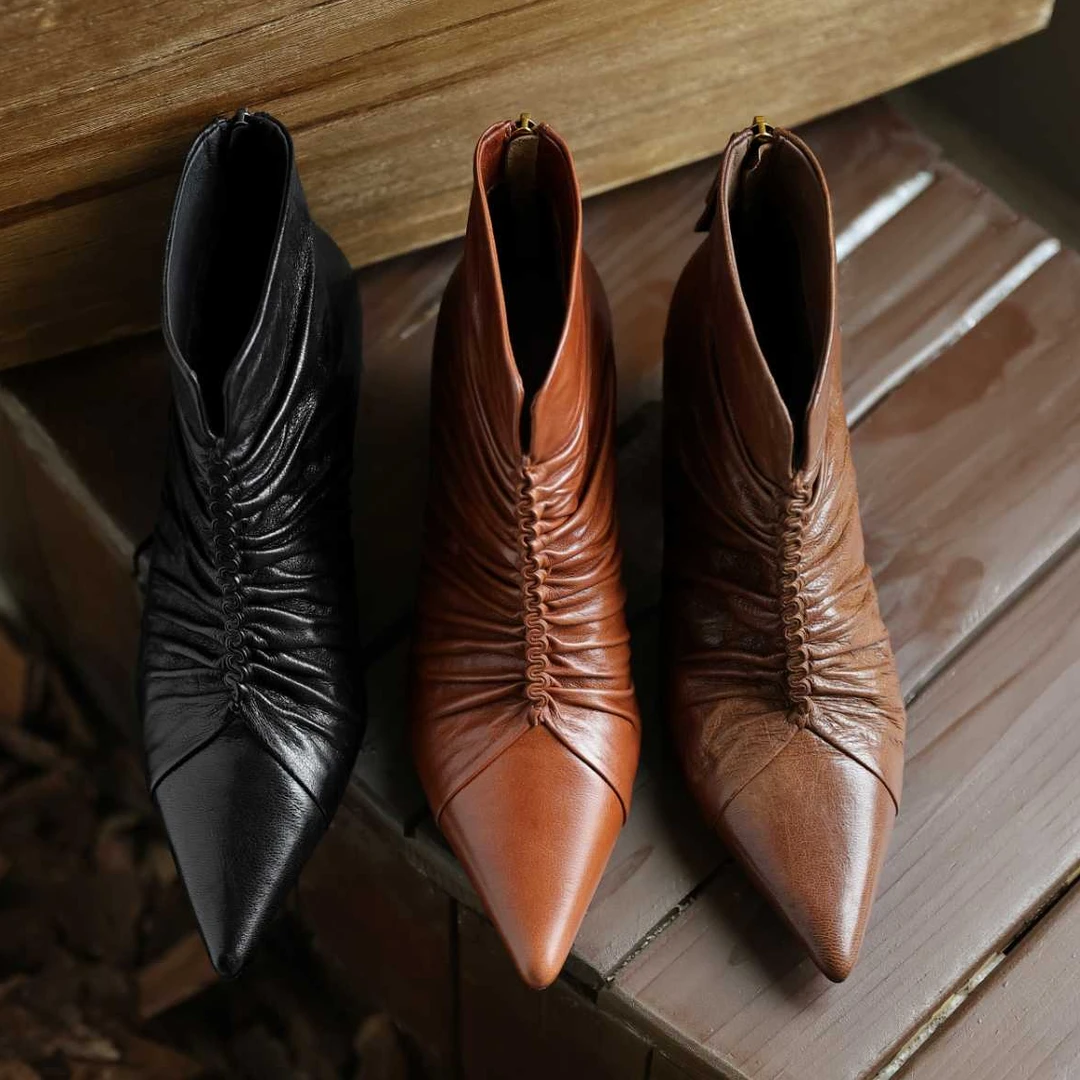 【BABILINA】秋冬新款羊皮尖头气质百搭褶皱设计粗跟女靴0075