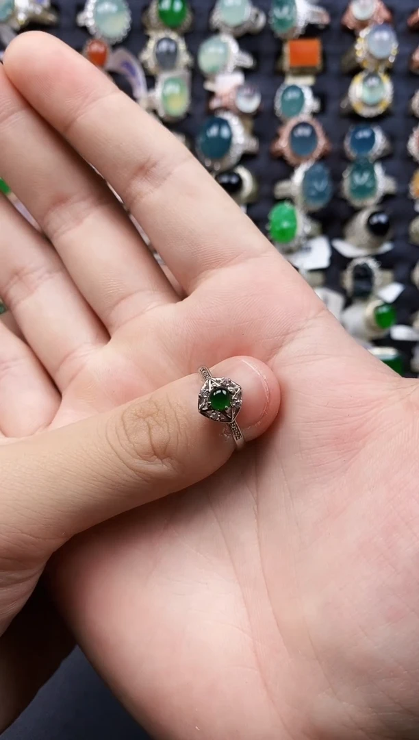 翡翠戒指银S925镶嵌天然翡翠