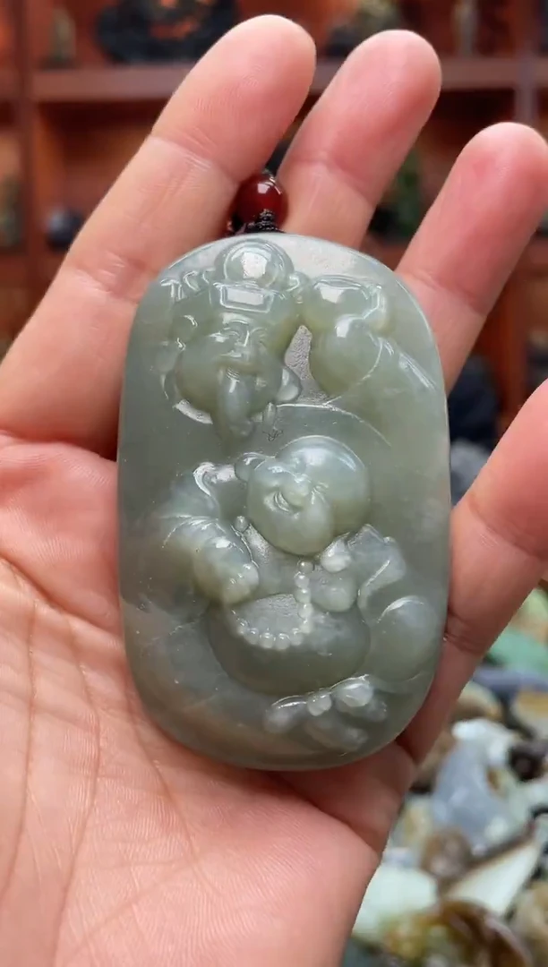 未镶嵌和田玉把件有裂