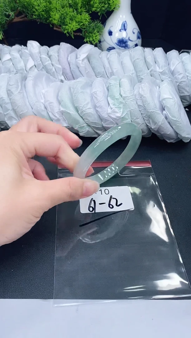 未镶嵌手镯翡翠10