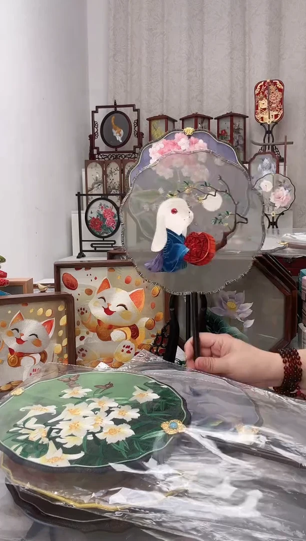 扇子苏绣作品手工团扇