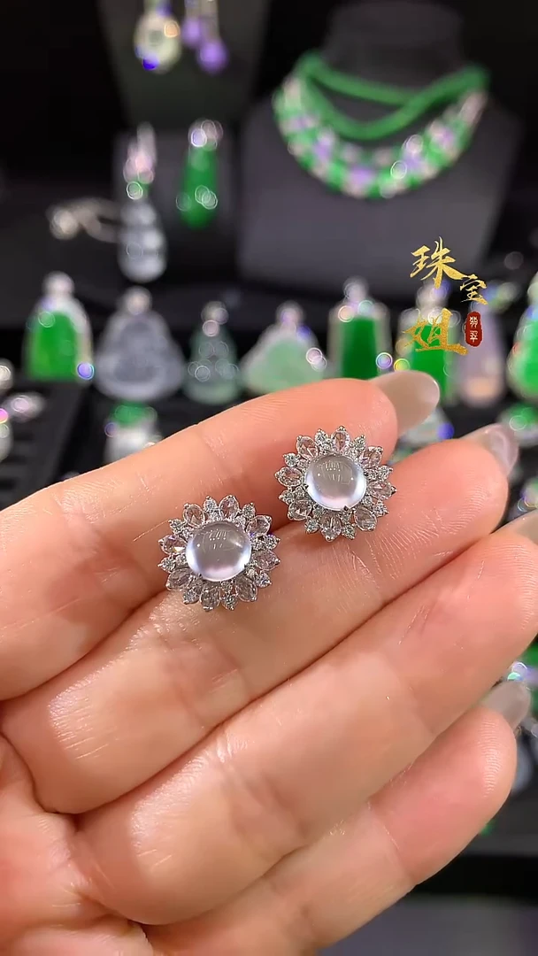 18K金镶嵌翡翠耳饰耳饰