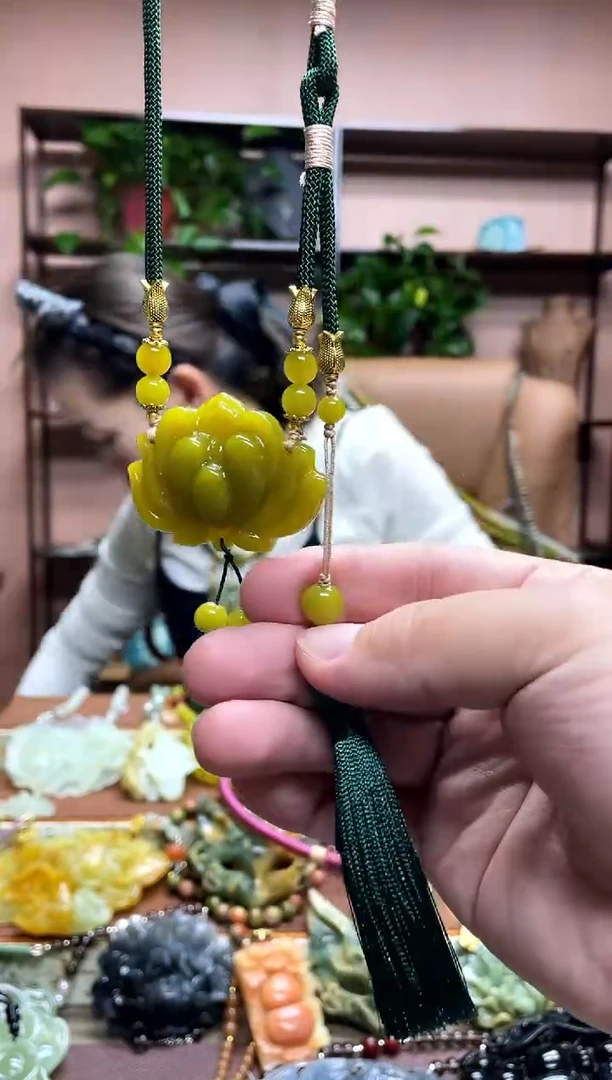 未镶嵌岫玉吊坠多样性发货发其中之一