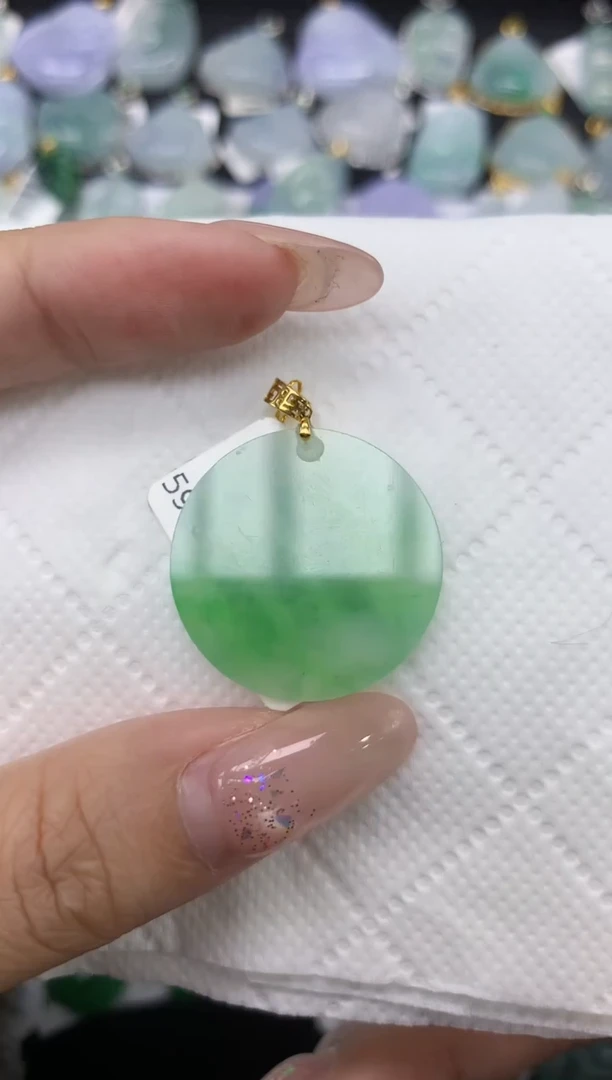 颈饰18K金镶嵌翡翠1111111111