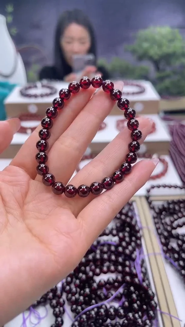 【闪购商品】石榴石手串未镶嵌紫牙乌石榴石6mm+，多样式发一