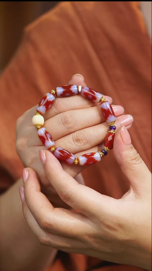 未镶嵌手链玛瑙/玉髓（覆膜）三眼手串