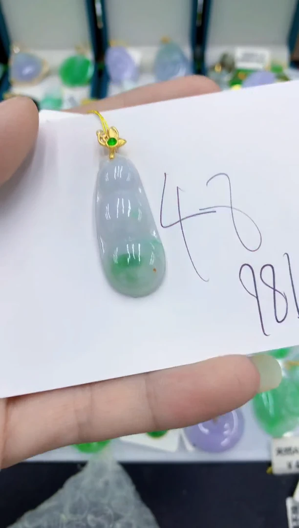 翡翠未镶嵌颈饰翡翠