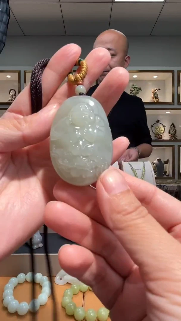 颈饰未镶嵌和田玉苏