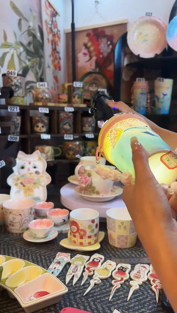 景德镇设计款手绘杯杯