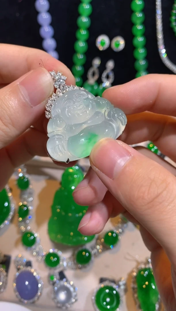 吊坠(赠链)18K金镶嵌翡翠翡翠吊坠