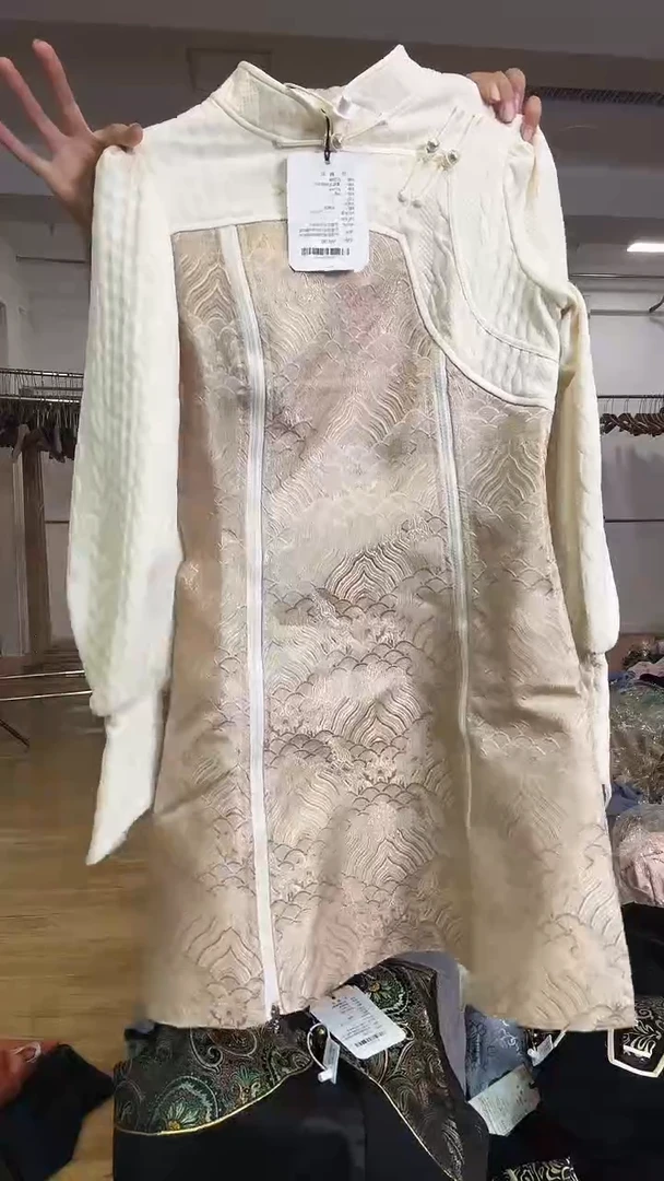 卫衣裙       S码         100斤