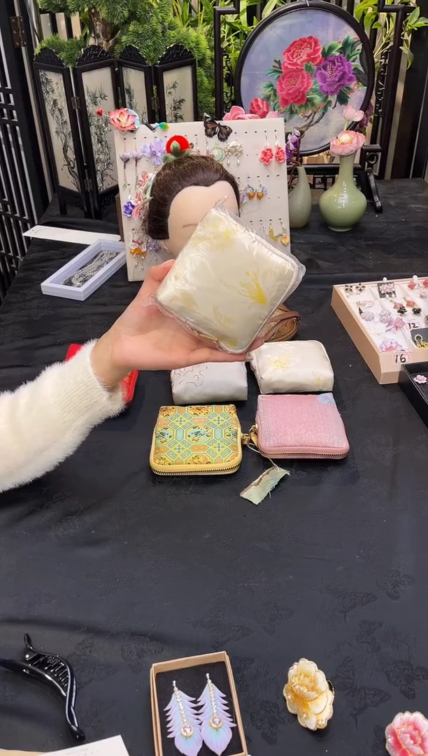 织绣W****.非遗手工苏绣饰品